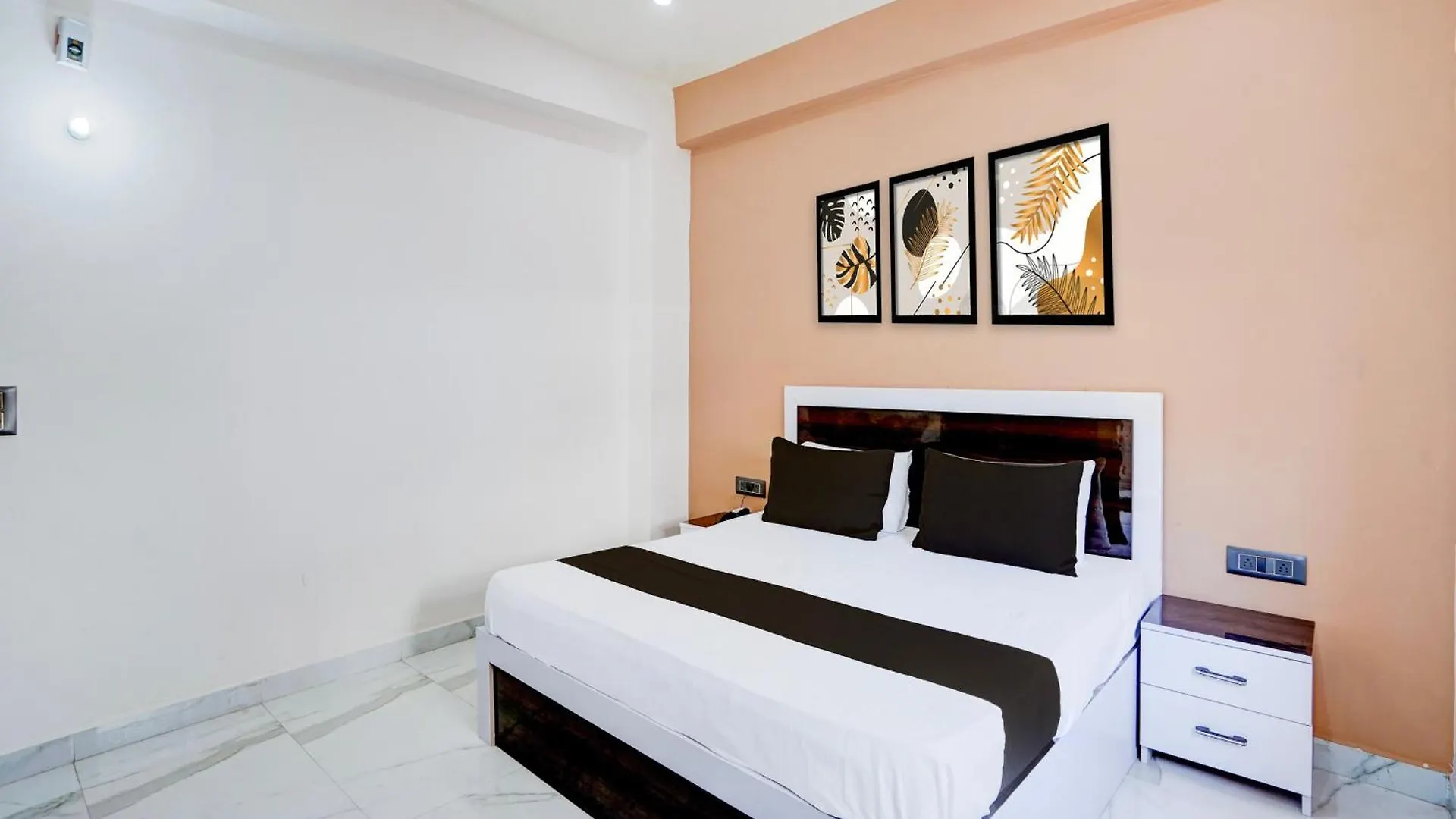 Nagla Dhīmar Hotel O R.N. Palace 3*, Nagla Dhīmar הודו