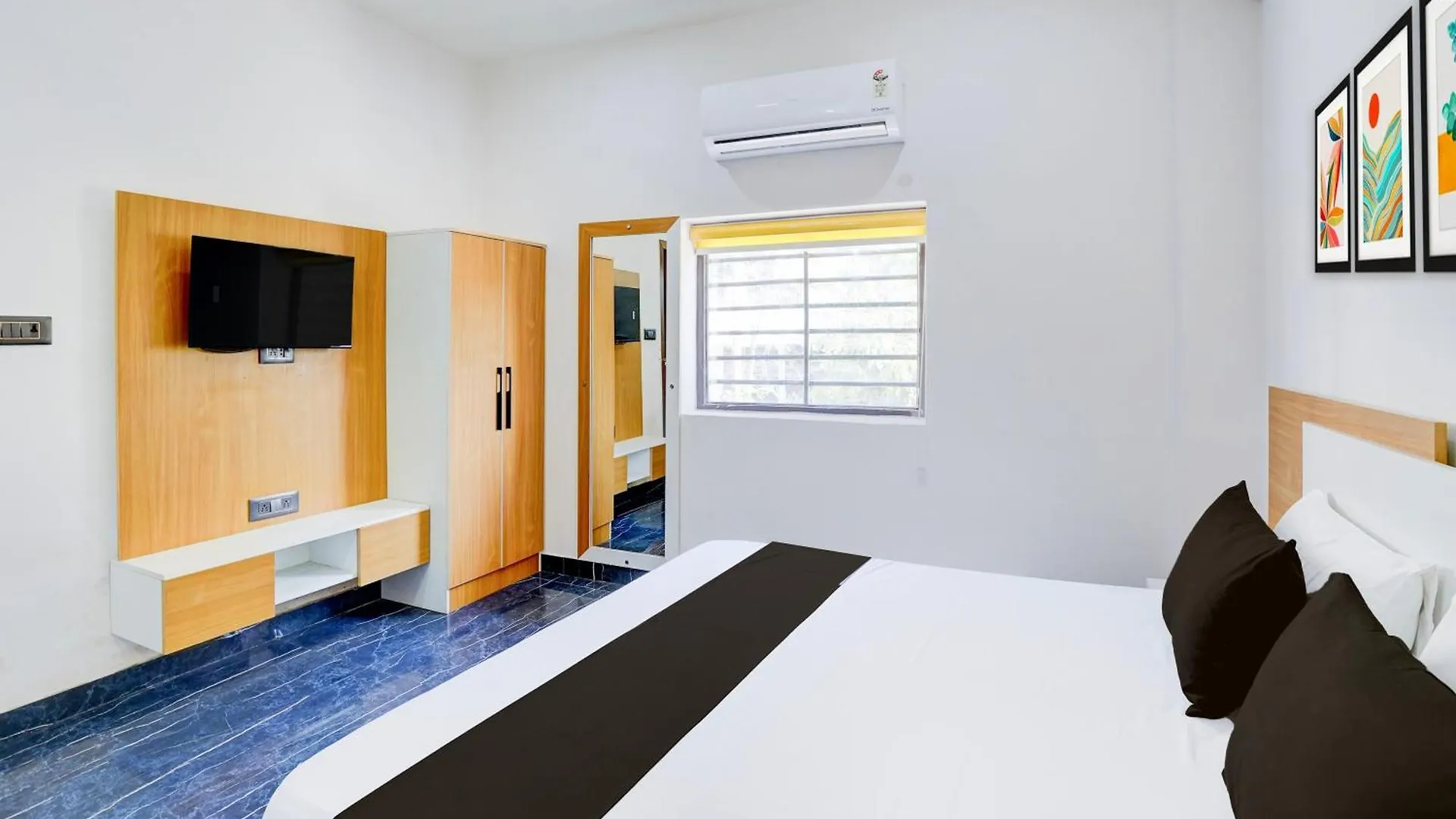 Hotel O R.N. Palace Nagla Dhimar