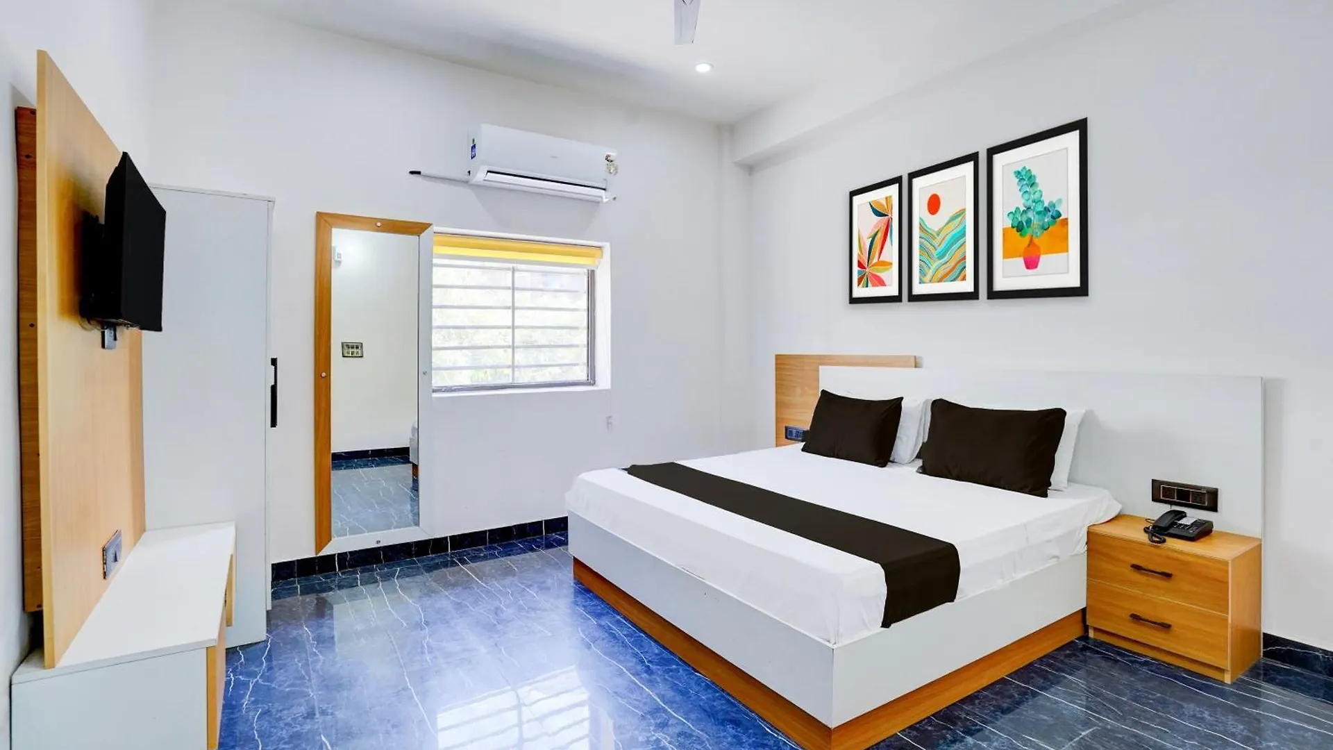 Hotel O R.N. Palace Nagla Dhimar India