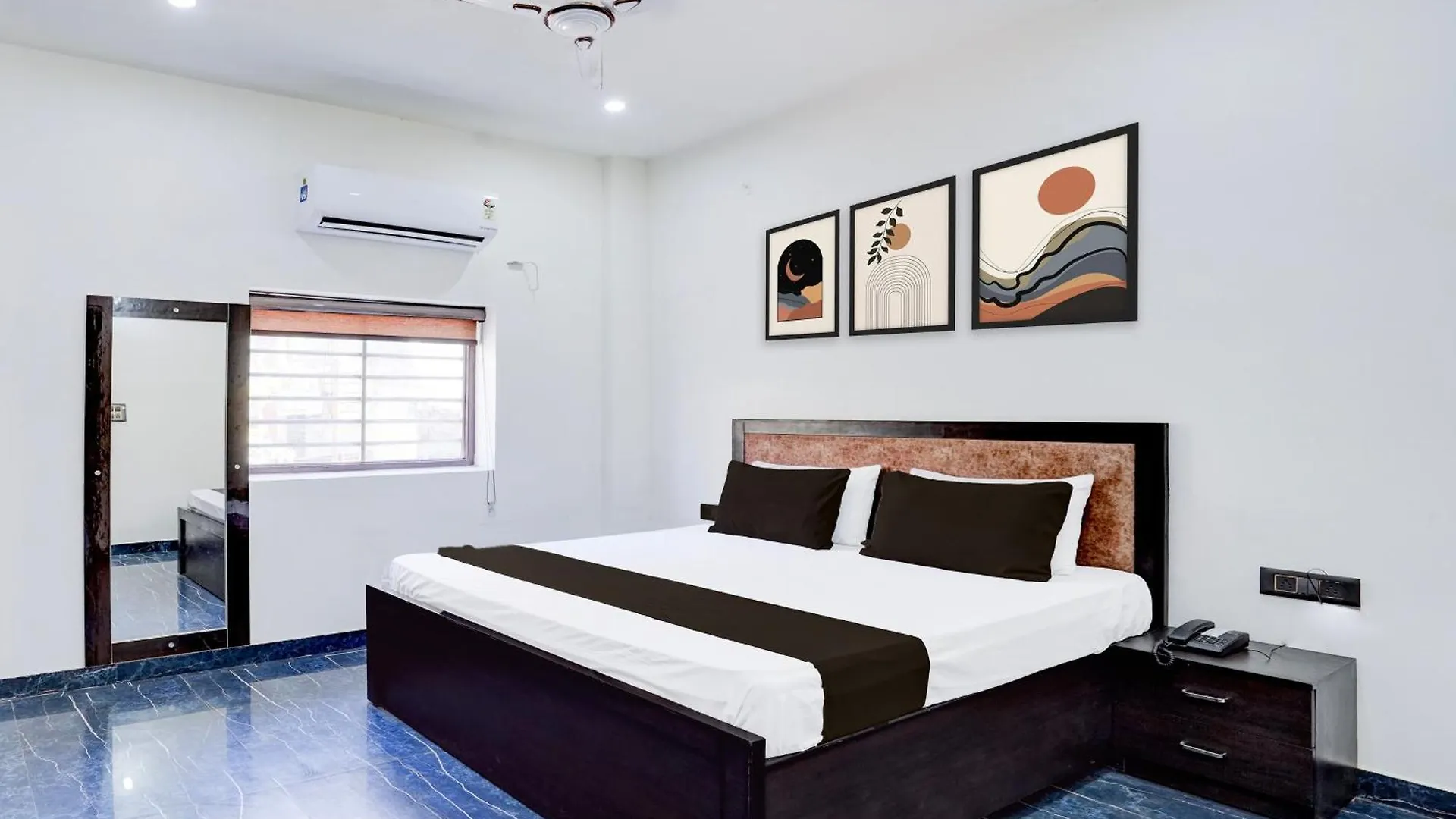 Hotel O R.N. Palace Nagla Dhimar